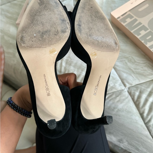 BCBG Bow Heels - Picture 6 of 7